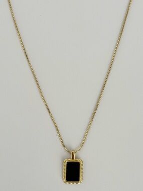 Dark horse Necklace